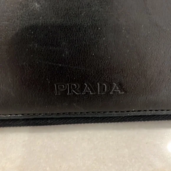 Vintage Authentic PRADA Black Leather Document Holder w/ Zipper - Picture 4 of 16